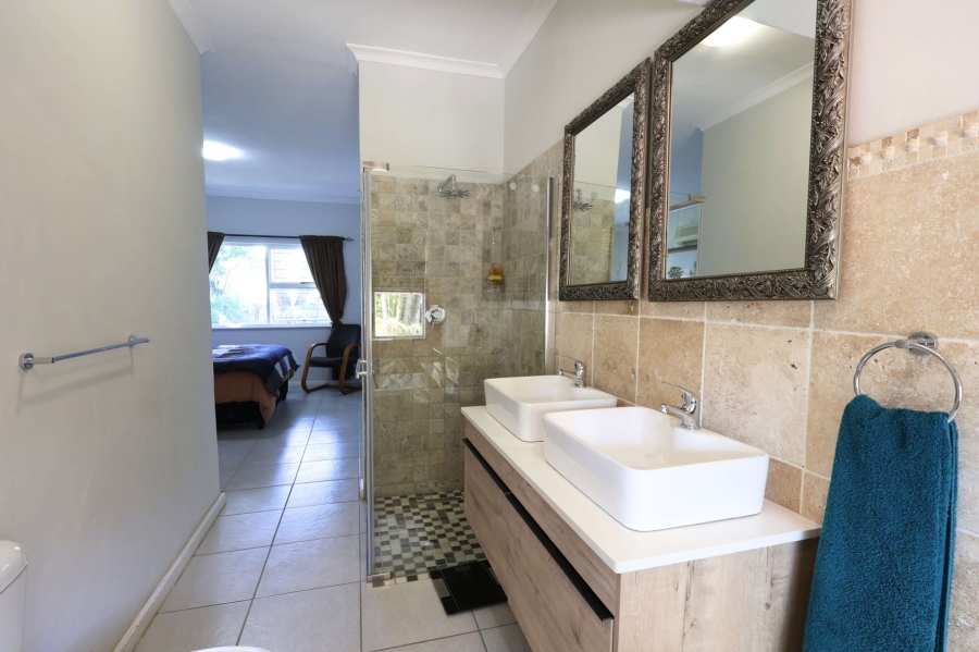 4 Bedroom Property for Sale in Klein Drakenstein Western Cape